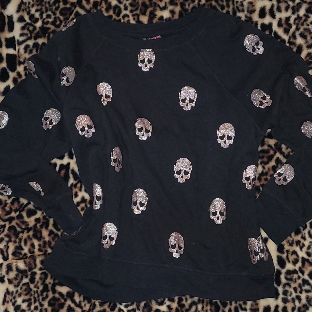Black Skull Print Sweatshirt